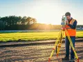 Ile bierze geodeta za wytyczenie działki? Sprawdź koszty i oszczędź