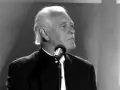 Gary Brooker, jeden z procol harum członków, przed mikrofonem.