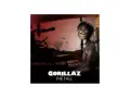 Okładka albumu Gorillaz The Fall. 2D siedzi przy stole z gitarą i sprzętem muzycznym.