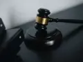 Skazanie bez rozprawy kiedy? Ważne warunki i konsekwencje prawne