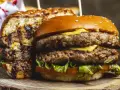 Czym się różni hamburger od burgera? Odkryj zaskakujące różnice