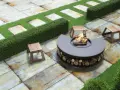 Modernos suelos para patios exteriores con hoguera central, asientos de madera y césped artificial.