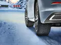 Kiedy zmienić opony na zimowe? Kluczowa zasada 7°C i przepisy