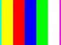 Bunte Streifen: Türkis, Gelb, Rot, Blau, Grün, Weiß, Pink. Ein Testbild, um einen Pixelfehler zu beheben.