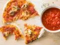 Jaki sos do pizzy? Przepisy na klasykę i nowe smaki.