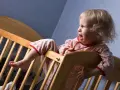Jak oduczyć dziecko zasypiania na rękach i zapewnić mu spokój