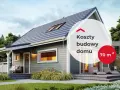 Nowoczesny, szary dom z drewnianą elewacją i tarasem, z napisem "Koszty budowy domu 70 m²".
