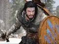 Guerrero con pintura facial azul y roja, escudo de madera y espada, listo para la batalla en un paisaje nevado, como en el **crimson desert denuvo**.