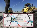 Na mapie zaznaczono remont południowej jezdni drogi S8 Polichno - Studzianki (kierunek Warszawa). W tle walec drogowy ubija nawierzchnię.