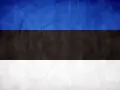 Flaga Estonii: niebieski pas symbolizuje niebo, czarny ziemię, a biały pokój i czystość.