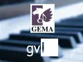 GEMA und GVL Logos über unscharfen Klaviertasten. Diese Organisationen kümmern sich um Musik-Tantiemen.
