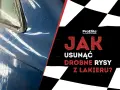 Jak usunąć drobne rysy z lakieru? Błyszczący, niebieski lakier samochodu z widocznymi śladami po wodzie i drobnymi zarysowaniami.