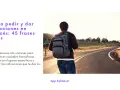 Joven con mochila en una carretera al atardecer, listo para aprender una frase en francés para pedir direcciones.