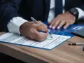 Czym zajmuje się prawnik? Odkryj jego kluczowe obowiązki i usługi