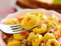 Jak zrobić tortellini z szynką – prosty przepis na pyszne danie