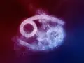 Symbol Raka, 23 czerwca znak zodiaku, otoczony kosmiczną mgławką w odcieniach czerwieni i błękitu.