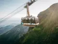 Kolejka linowa na Kasprowy Wierch wwozi turystów na szczyt. Sprawdź, ile kosztuje wjazd na Kasprowy, by podziwiać Tatry.