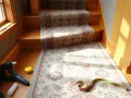 Jak zamocować chodnik na schodach - uniknij najczęstszych błędów