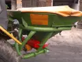 Jaki rozsiewacz nawozu do C-330? Wybierz najlepszy model dla siebie