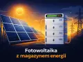 Fotowoltaika z magazynem energii w Polsce. Panele słoneczne ładują baterie, które zasilają sieć energetyczną.