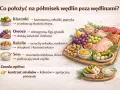 Apetyczny półmisek wędlin z owocami, bakaliami, kiszonkami i sosami.