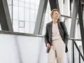 Jaki żakiet do kombinezonu? Dobierz fason i kolor perfekcyjnie!