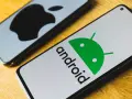 Dwa telefony, jeden z logo Android, drugi z logo Apple. Dowiedz się, jak włączyć transmisję danych w telefonie.