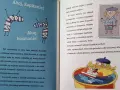 Niesamowite przygody dziesięciu skarpetek streszczenie: dwie pasiaste skarpetki z kotwicami, które kiedyś nosiła mała Be, wspominają morskie opowieści.