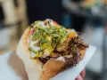 Ile kalorii ma kebab w picie? Jedz świadomie i bez wyrzutów!
