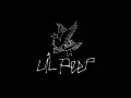Biały ptak z napisem "Cry Baby" na wstędze i podpis "Lil Peep" na czarnym tle. Bez wątpienia symbolizuje smutek.