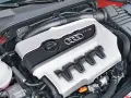 Silnik TFSI Audi z widocznym logo i napisem.