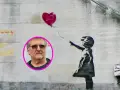 Visage de l'artiste Banksy superposé à son œuvre iconique "Girl with Balloon".