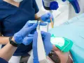 Ile kosztuje dentysta w Niemczech? Zaskakujące ceny i ubezpieczenie