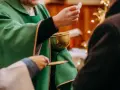 Ile trwa komunia w kościele? Czas trwania i czynniki