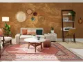 Salón acogedor con sofá beige, alfombra de estilo bohemio y adornos de pared circulares. Predominan los colores cálidos, creando un ambiente hogareño.