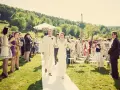 W czym na wesele w lipcu? Stylizacje, które zachwycą gości
