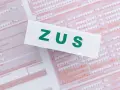Ile wynosi ZUS dla jednoosobowej firmy w 2026? Pełny przewodnik
