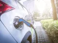 Ile prądu pobiera samochód elektryczny? Zaskakujące fakty i porady