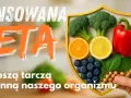 Zbilansowana dieta to najlepsza tarcza ochronna. Owoce i warzywa na tarczy symbolizują co na odporność.