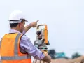Technik geodeta: Praca, zarobki, wymagania. Czy to zawód dla Ciebie?