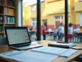 Nauczyciel klas 1-3: Ile zarabia? Stawki, dodatki, netto 2024