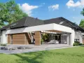 Nowoczesny dom z drewna i betonu, zadaszony taras z sofami. Wokół sosny, trawnik i palenisko. To projekt homekoncept 26 wariant 10.