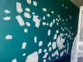 Ile kosztuje pomalowanie mieszkania 50 m2? Sprawdź ukryte koszty