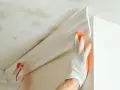 Jak dociąć listwy styropianowe do sufitu, aby uniknąć błędów?