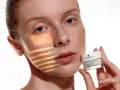 Krem pod oczy z retinolem i moringą. Dowiedz się, z czym łączyć retinol, by uzyskać najlepsze efekty.