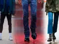 Tre persone mostrano diversi stili di pantaloni: skinny fit neri, jeans a sigaretta con cuciture a vista e jeans a zampa con orlo sfrangiato.