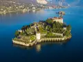 Isola Bella sul Lago Maggiore, un gioiello da ammirare in moto.
