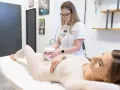 Endermologia: Co to jest? Odkryj gładką skórę i wymodeluj sylwetkę