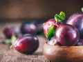 Czy śliwki tuczą? Odkryj prawdę o ich wpływie na dietę