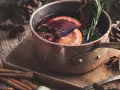 Jak podawać wino zbójeckie grzane malinowe, by zachwycić smakiem